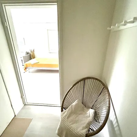 Daire Yksioe Ilmaisella Autopaikalla Hillside